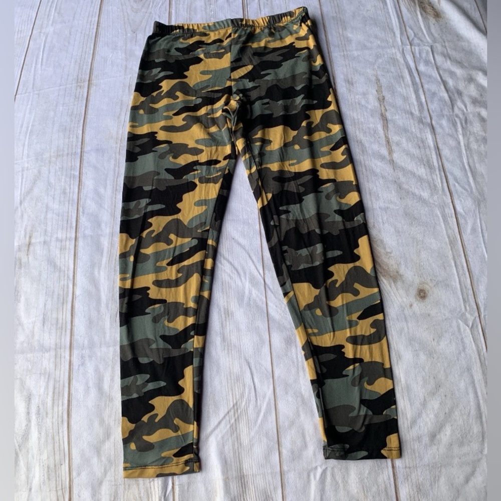 One Step Up Multicolored Camo Pants Size Large